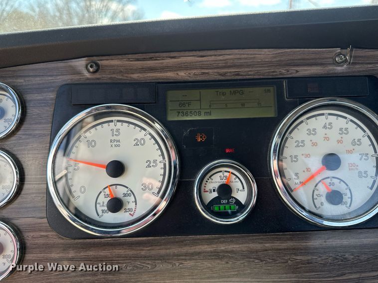 image for item EA2386 2014 Freightliner  Coronado  semi truck