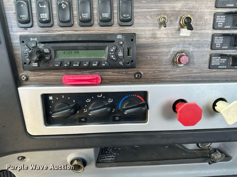 image for item EA2386 2014 Freightliner  Coronado  semi truck