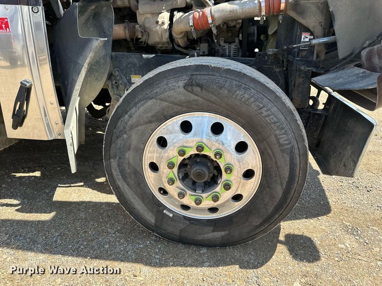 image for item EA2386 2014 Freightliner  Coronado  semi truck