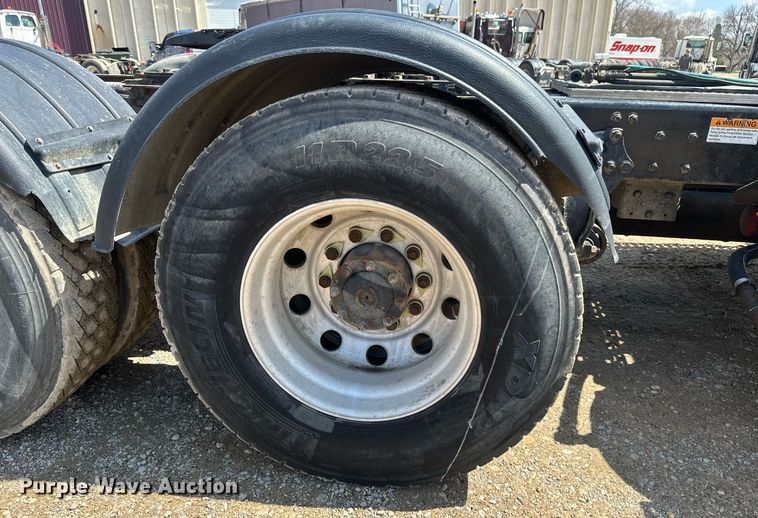 image for item EA2386 2014 Freightliner  Coronado  semi truck