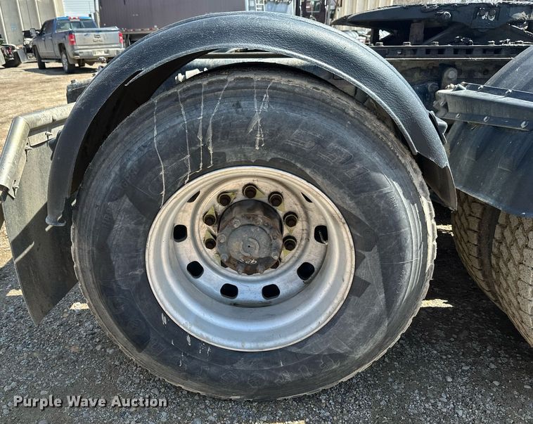 image for item EA2386 2014 Freightliner  Coronado  semi truck