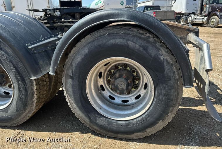 image for item EA2386 2014 Freightliner  Coronado  semi truck