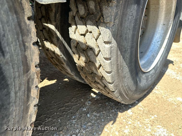 image for item EA2386 2014 Freightliner  Coronado  semi truck