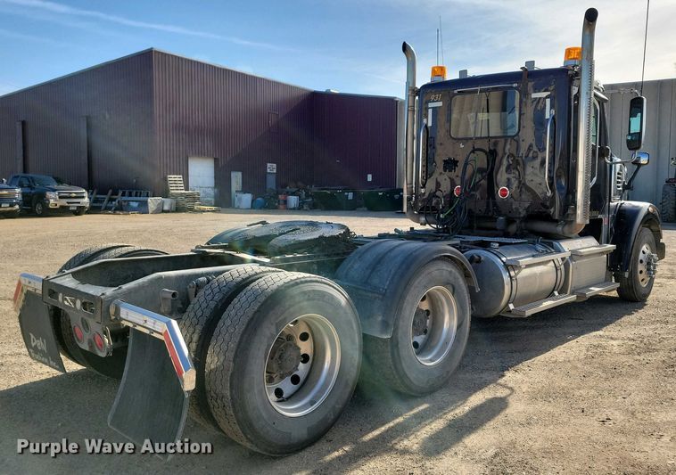 image for item EA2388 2014 Freightliner Coronado semi truck