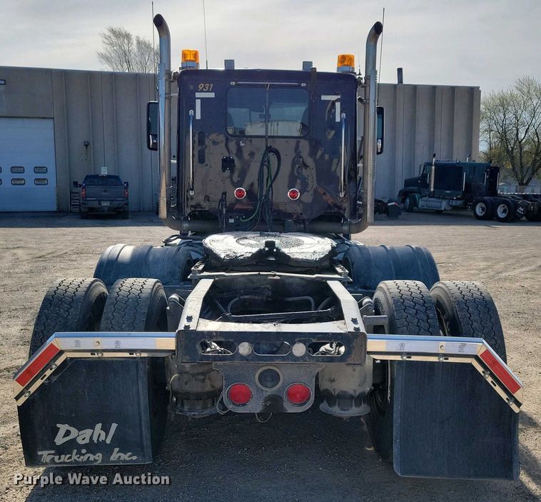 image for item EA2388 2014 Freightliner Coronado semi truck