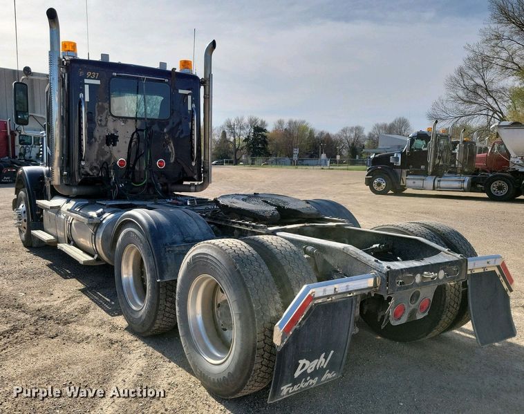 image for item EA2388 2014 Freightliner Coronado semi truck