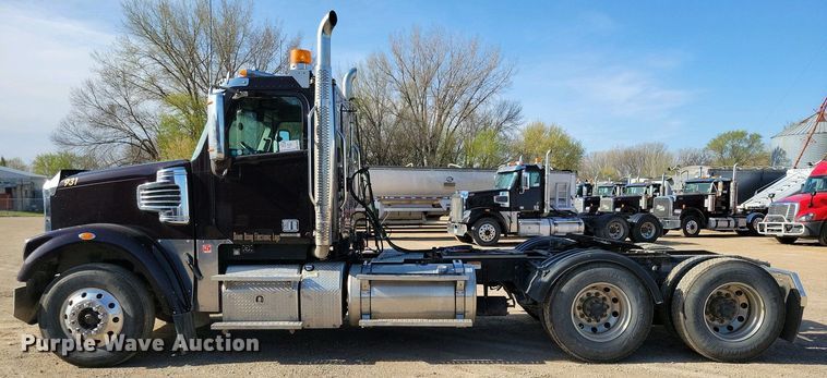 image for item EA2388 2014 Freightliner Coronado semi truck