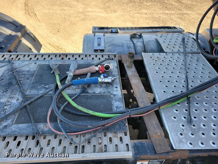 image for item EA2388 2014 Freightliner Coronado semi truck