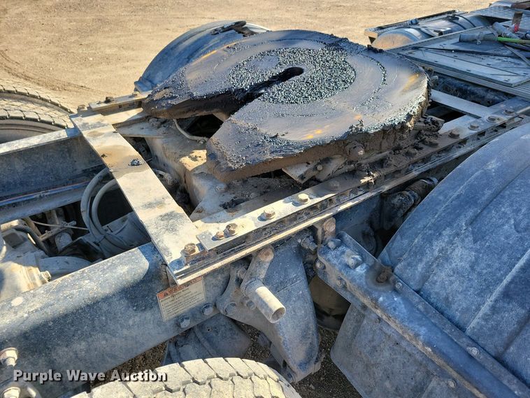 image for item EA2388 2014 Freightliner Coronado semi truck