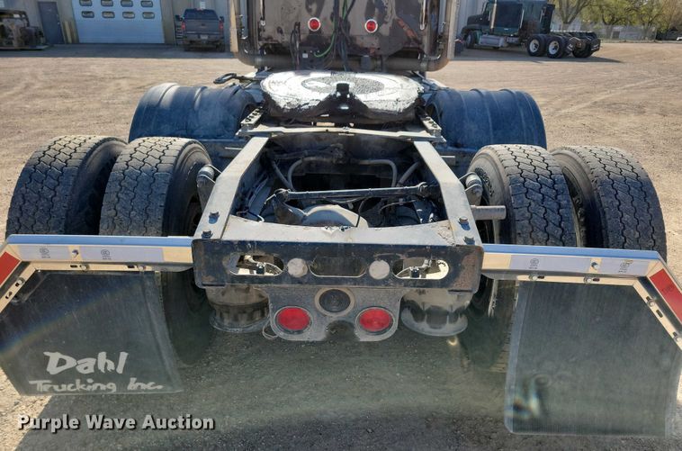 image for item EA2388 2014 Freightliner Coronado semi truck