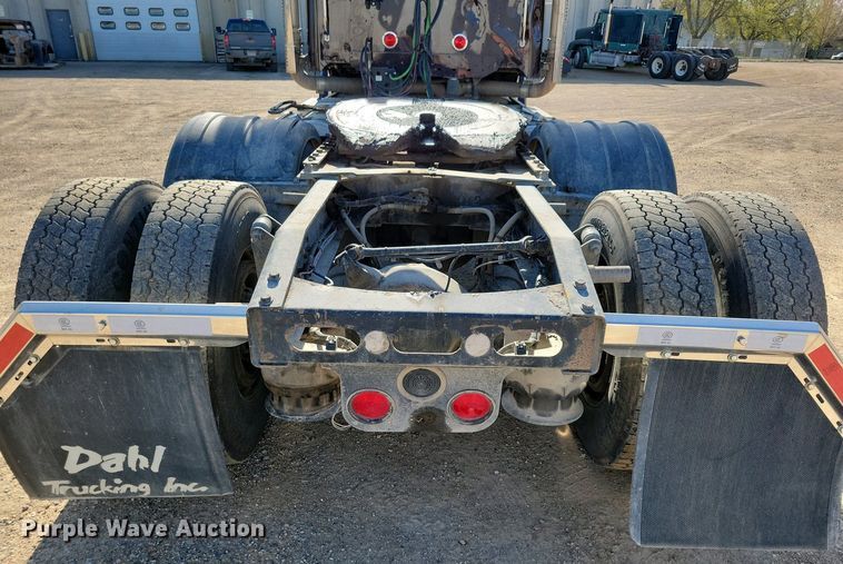 image for item EA2388 2014 Freightliner Coronado semi truck