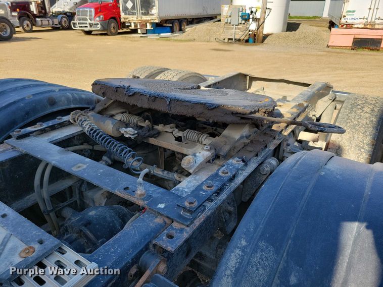 image for item EA2388 2014 Freightliner Coronado semi truck