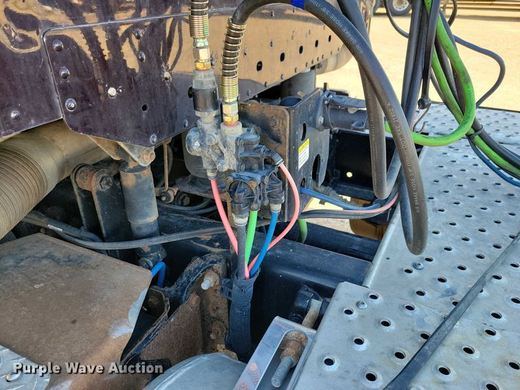 image for item EA2388 2014 Freightliner Coronado semi truck