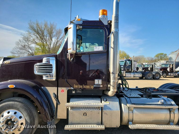 image for item EA2388 2014 Freightliner Coronado semi truck