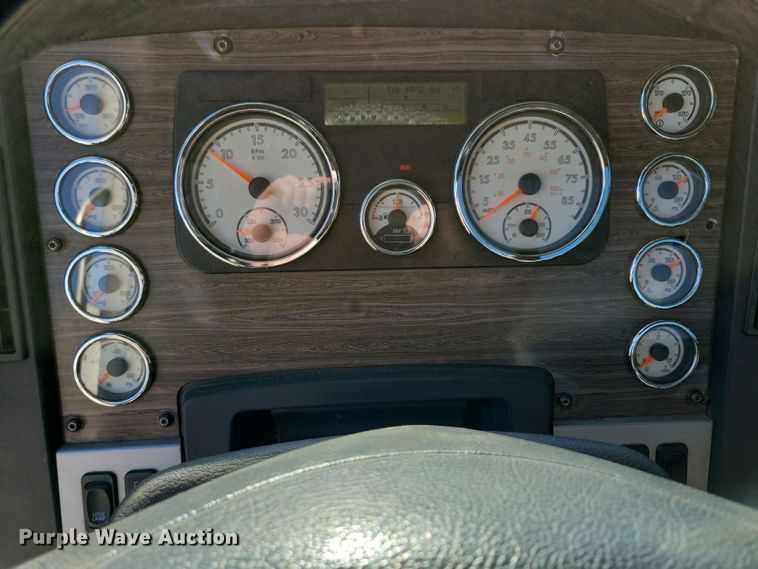 image for item EA2388 2014 Freightliner Coronado semi truck