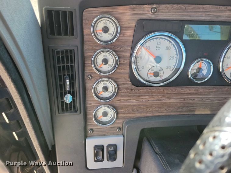 image for item EA2388 2014 Freightliner Coronado semi truck