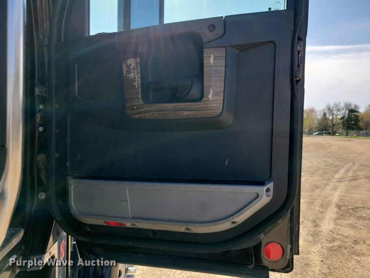 image for item EA2388 2014 Freightliner Coronado semi truck