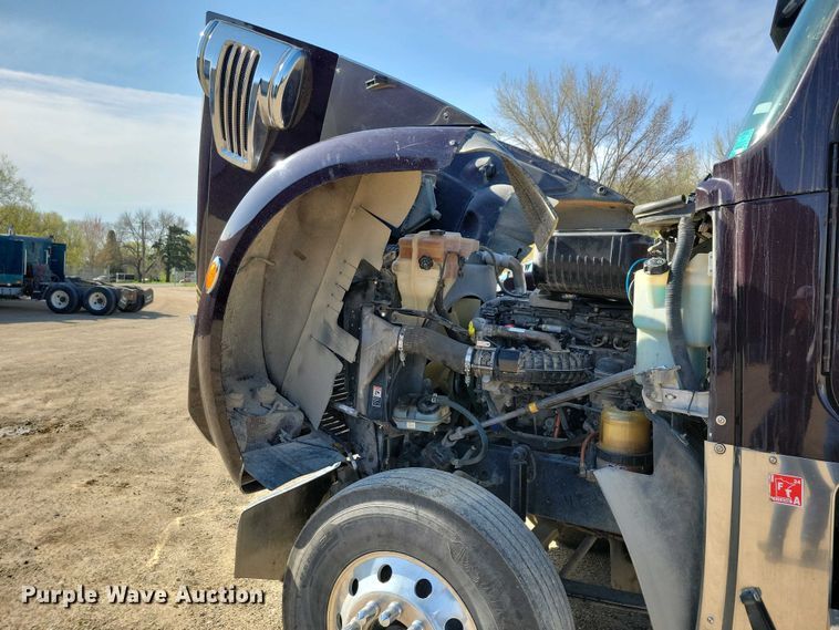 image for item EA2388 2014 Freightliner Coronado semi truck