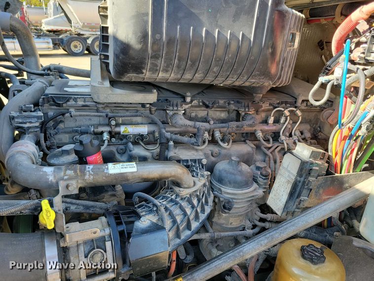 image for item EA2388 2014 Freightliner Coronado semi truck