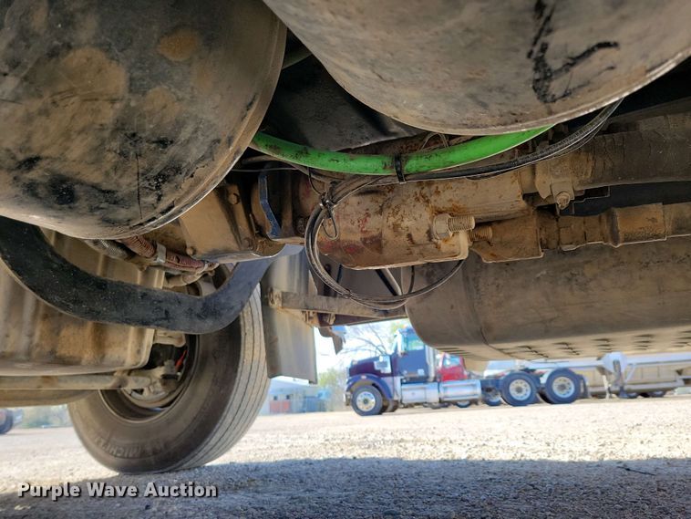 image for item EA2388 2014 Freightliner Coronado semi truck