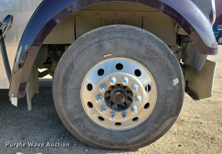 image for item EA2388 2014 Freightliner Coronado semi truck