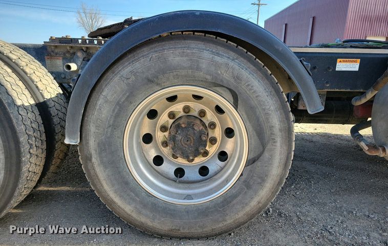 image for item EA2388 2014 Freightliner Coronado semi truck