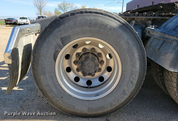 image for item EA2388 2014 Freightliner Coronado semi truck