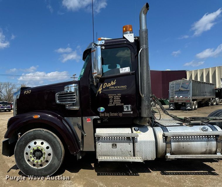 image for item EA2390 2014 Freightliner Coronado SD 122 semi truck