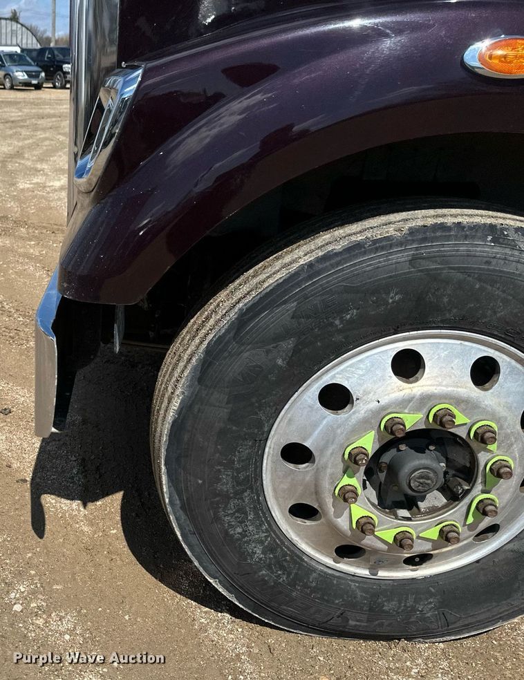 image for item EA2390 2014 Freightliner Coronado SD 122 semi truck