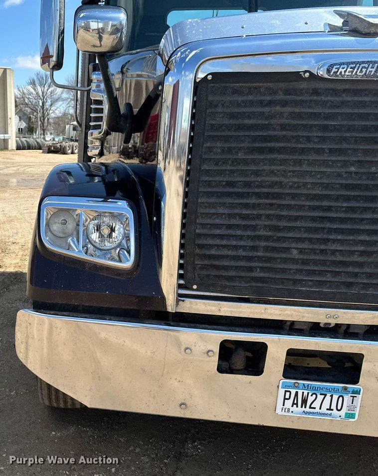 image for item EA2390 2014 Freightliner Coronado SD 122 semi truck