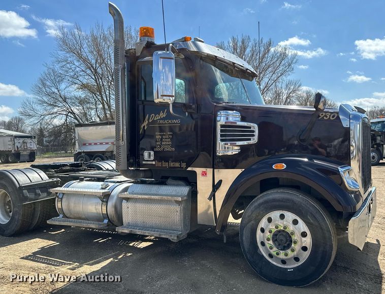 image for item EA2390 2014 Freightliner Coronado SD 122 semi truck