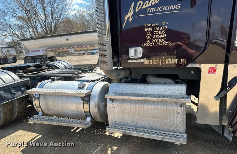 image for item EA2390 2014 Freightliner Coronado SD 122 semi truck