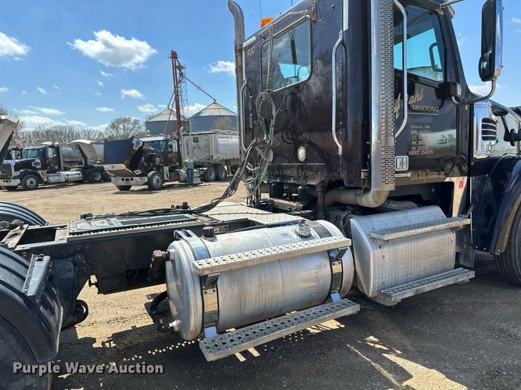 image for item EA2390 2014 Freightliner Coronado SD 122 semi truck