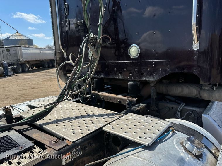 image for item EA2390 2014 Freightliner Coronado SD 122 semi truck