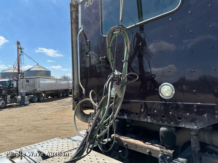 image for item EA2390 2014 Freightliner Coronado SD 122 semi truck