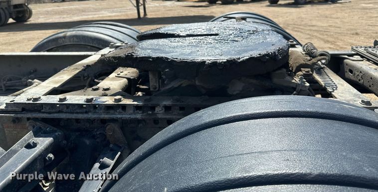 image for item EA2390 2014 Freightliner Coronado SD 122 semi truck