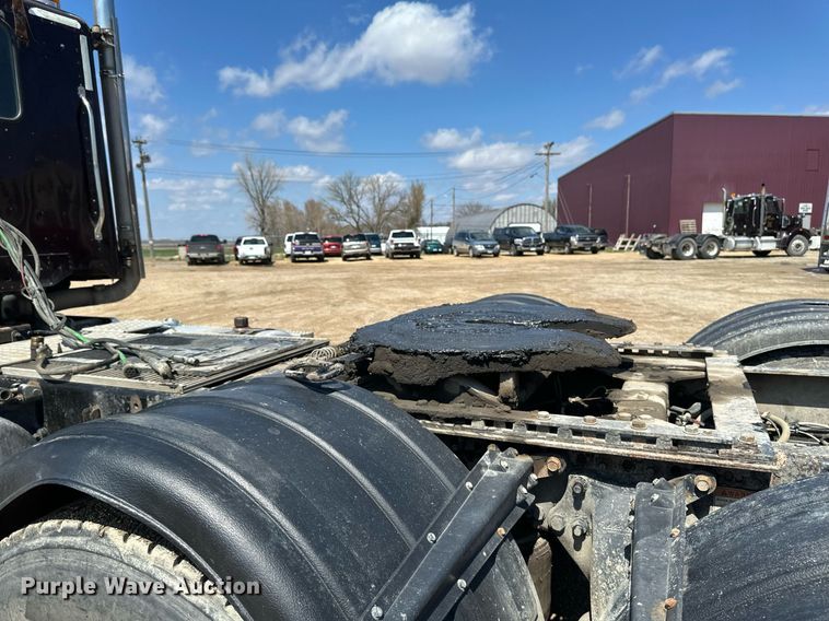 image for item EA2390 2014 Freightliner Coronado SD 122 semi truck