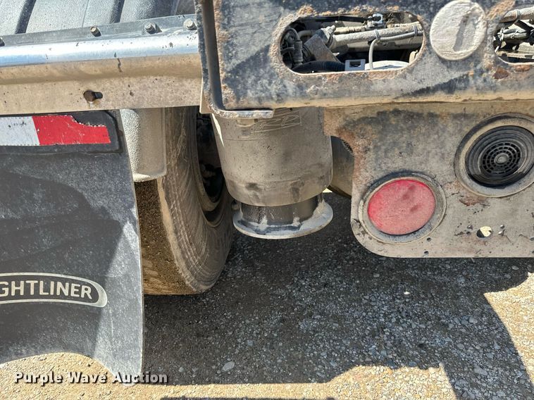 image for item EA2390 2014 Freightliner Coronado SD 122 semi truck