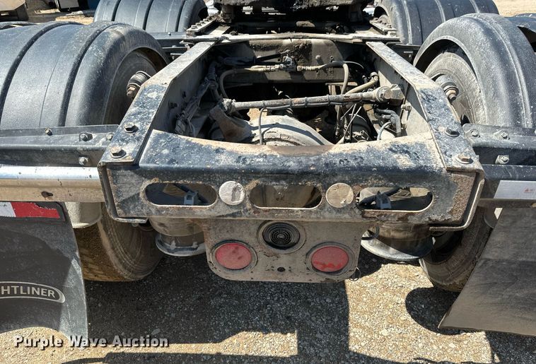 image for item EA2390 2014 Freightliner Coronado SD 122 semi truck