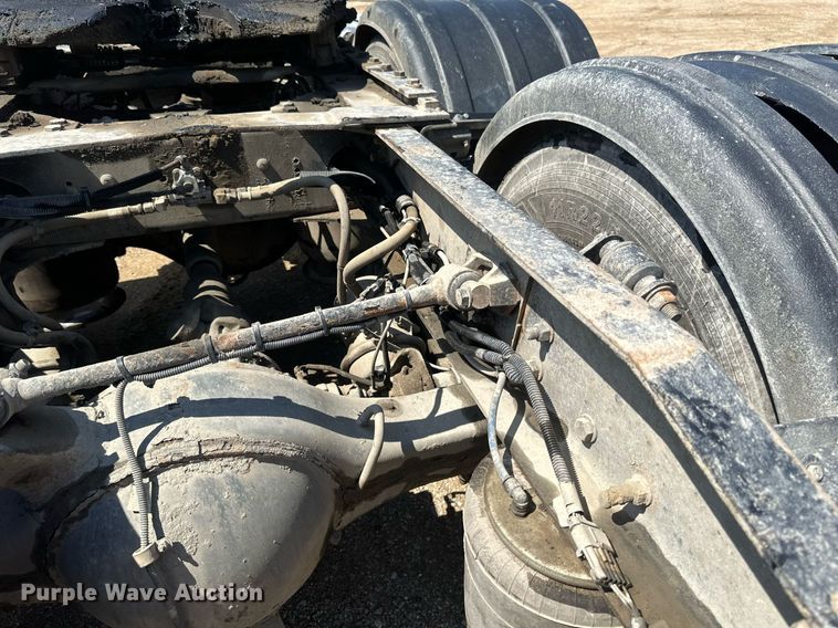 image for item EA2390 2014 Freightliner Coronado SD 122 semi truck