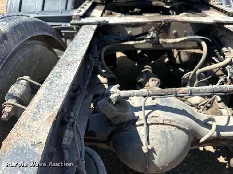 image for item EA2390 2014 Freightliner Coronado SD 122 semi truck