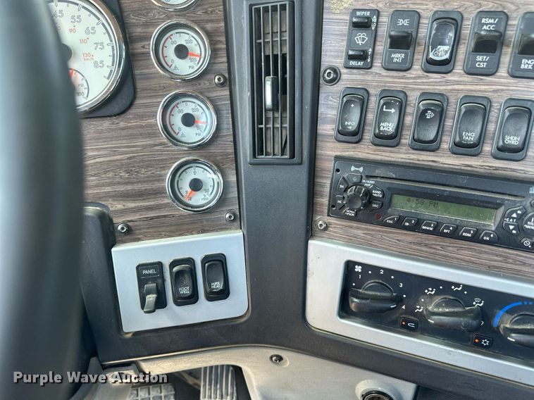 image for item EA2390 2014 Freightliner Coronado SD 122 semi truck