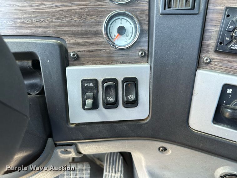 image for item EA2390 2014 Freightliner Coronado SD 122 semi truck