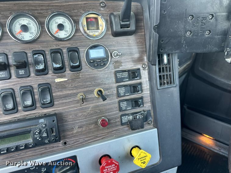 image for item EA2390 2014 Freightliner Coronado SD 122 semi truck