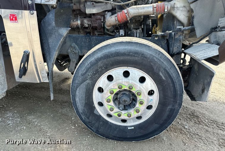 image for item EA2390 2014 Freightliner Coronado SD 122 semi truck