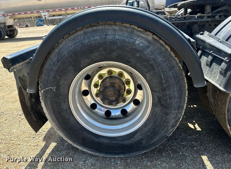 image for item EA2390 2014 Freightliner Coronado SD 122 semi truck