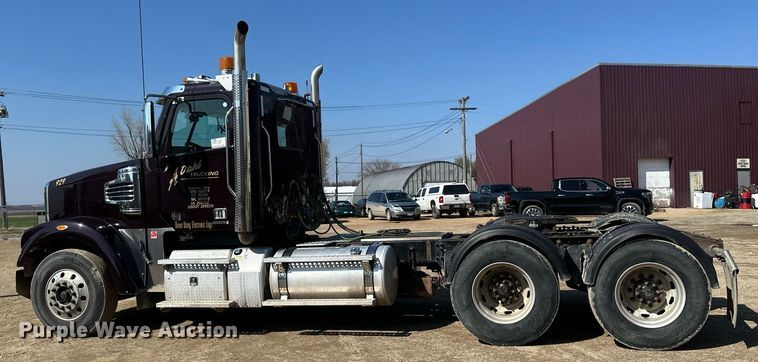 image for item EA2392 2014 Freightliner Coronado SD 122 semi truck