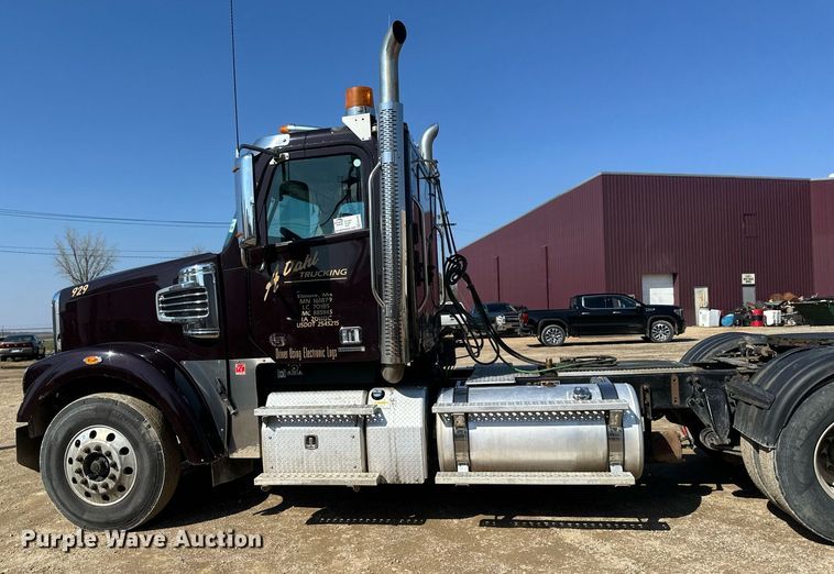 image for item EA2392 2014 Freightliner Coronado SD 122 semi truck