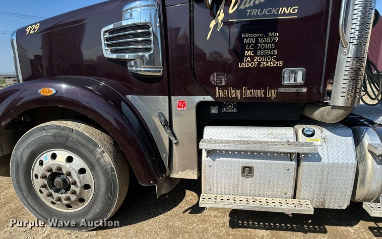 image for item EA2392 2014 Freightliner Coronado SD 122 semi truck