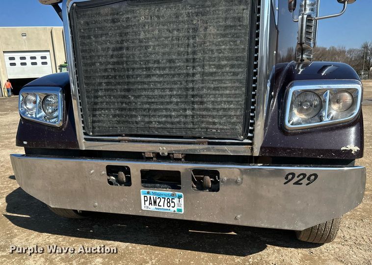 image for item EA2392 2014 Freightliner Coronado SD 122 semi truck